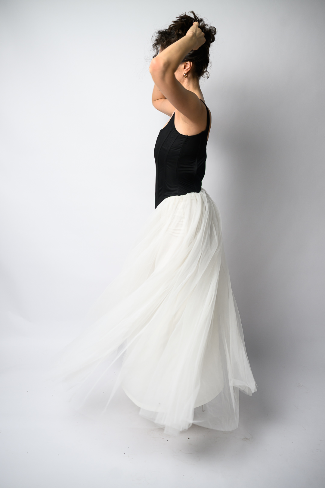 Rochie Elegantă Alb-Negru cu Tulle - imagine 4